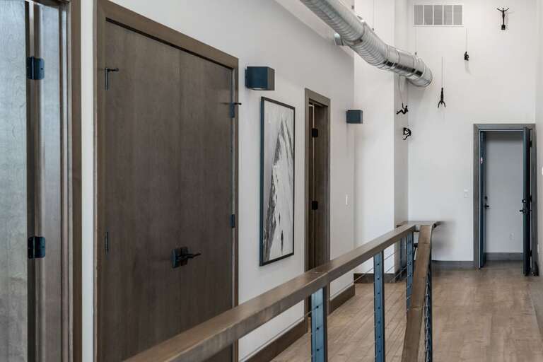 Hall with door that connects both  Home Again Luxury Haven & Bella Alta Luxury Esape