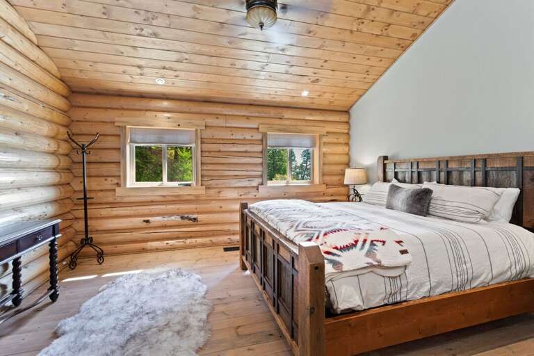 Vaulted ceilings and a ceiling fan | King Bed
