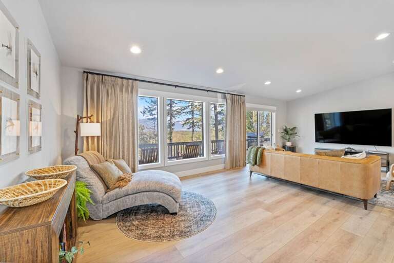 Great Open Floor Plan | Main Level