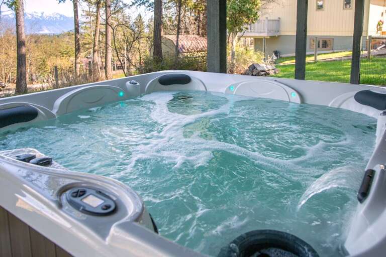 Soak in the Tub and Soak up the View! | Exterior