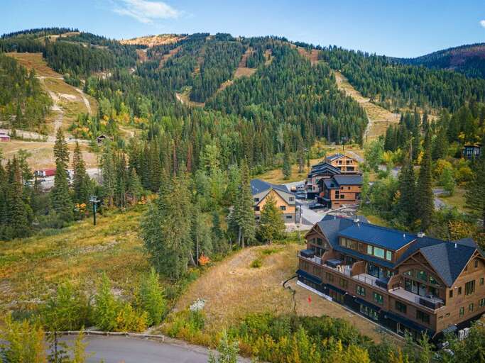 Northern Glades is a picturesque setting for your next Montana mountain getaway