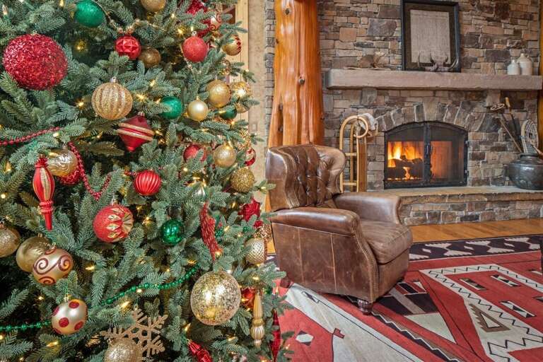 Enjoy a picturesque holiday at Northern Lights Lodge | Main Level