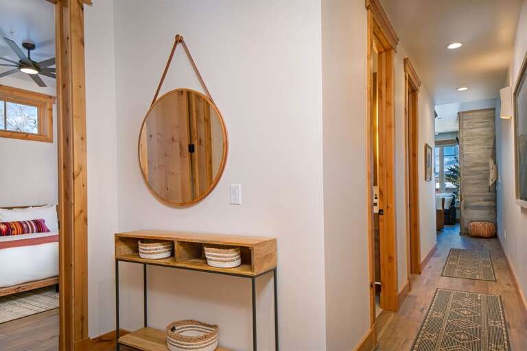 The entry way to the condo is tastefully decorated to create a beautiful first impression | Main Level