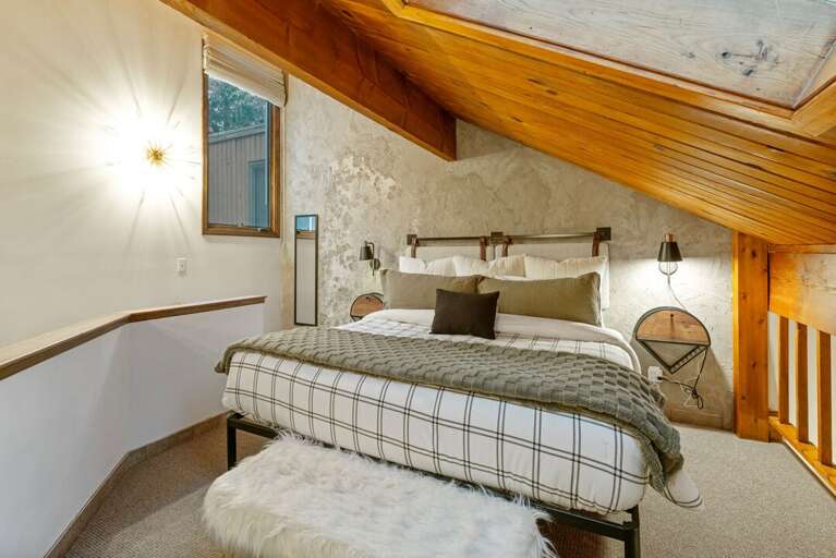 Queen-size Bed | Upper Level