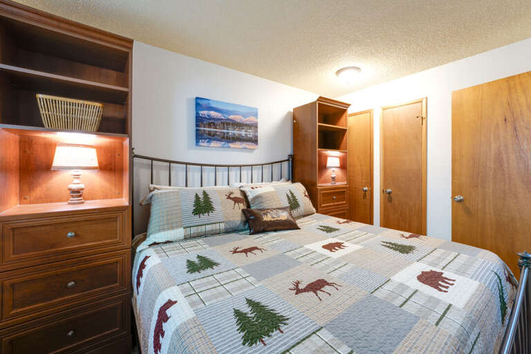 Bedroom 1 (Lower Level)- King Bed and Smart TV | Lower Level