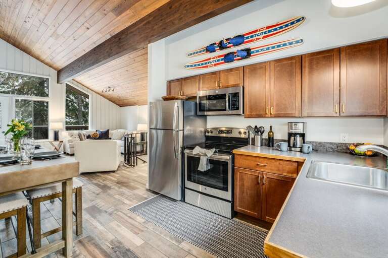 Spacious kitchen for cooking and entertaining | Main Level Spacious kitchen for cooking and entertaining | Main Level