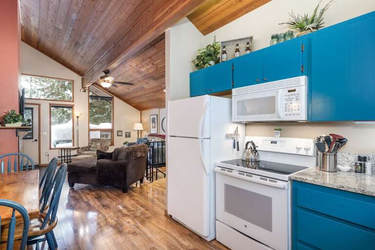 Enjoy dinner and a show | Interior