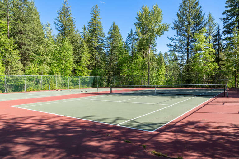 On-site tennis courts available for use | Exterior