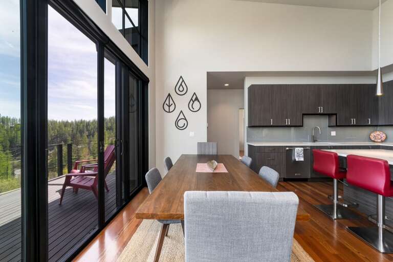 Enjoy the views while you eat your meals | Main Level