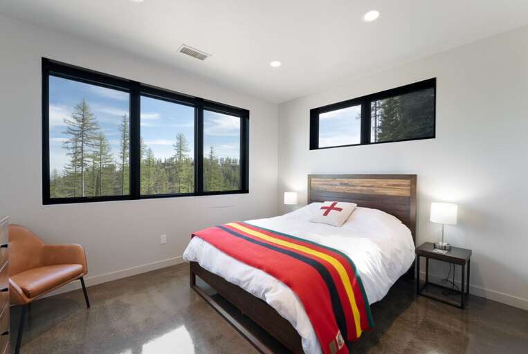 Queen-size Bed | Lower Level