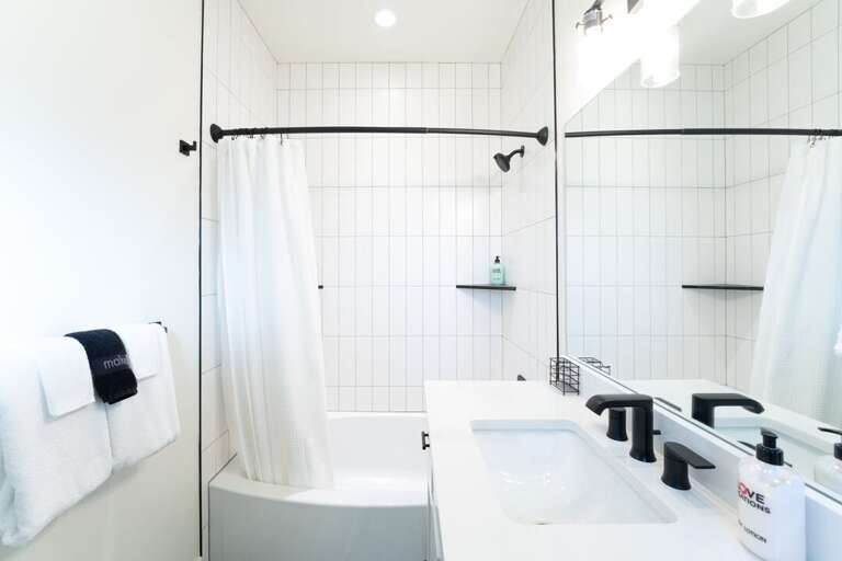 En Suite Bathroom 2 with shower | Upper Level