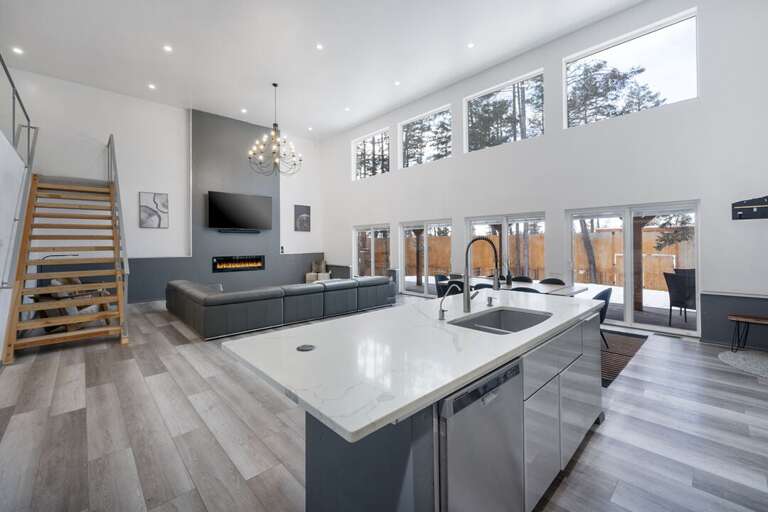 Big Kitchen Island | Main Level