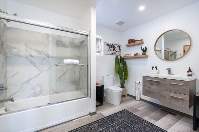 Shower/ Tub Combo Bathroom | Main Level