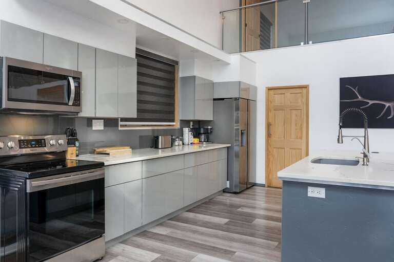Stainless Steel Appliances | Main Level