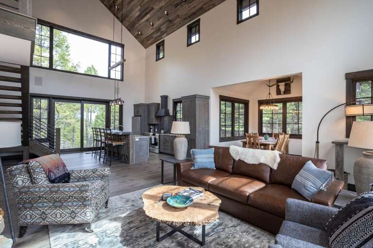 Sit and chat | Main Level