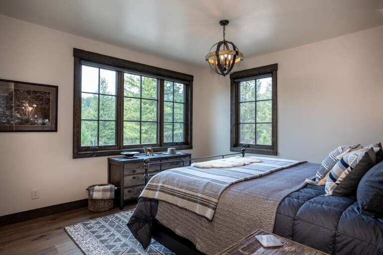 Wake up to incredible views | King Bed | Main Level