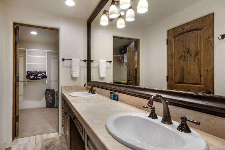 Bunk Bathroom | Lower Level