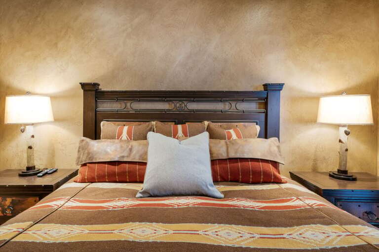 Bedroom| King Bed Bedroom| King Bed