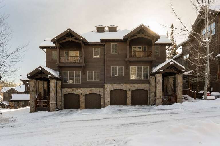 Just feet from the slopes! Just feet from the slopes!