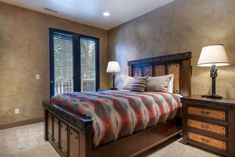 Private balcony | Queen Bed Private balcony | Queen Bed