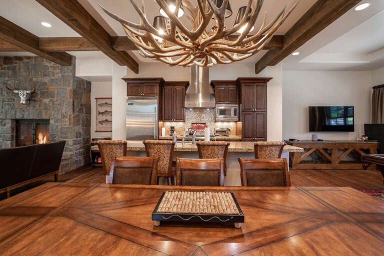 Enjoy the fun rustic finishes | Main Level