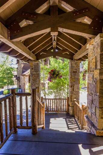 Entryway | Exterior