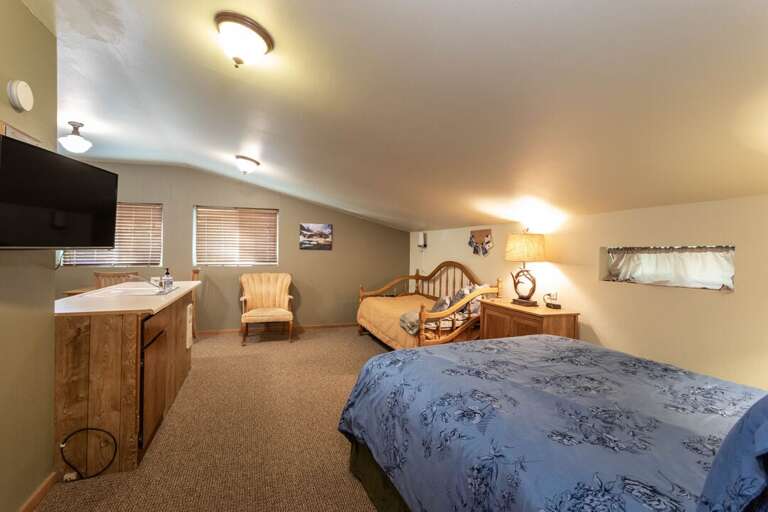 Enjoy the privacy of the studio | Twin Day Bed and Queen Bed | Studio - The Great House Enjoy the privacy of the studio | Twin Day Bed and Queen Bed | Studio - The Great House