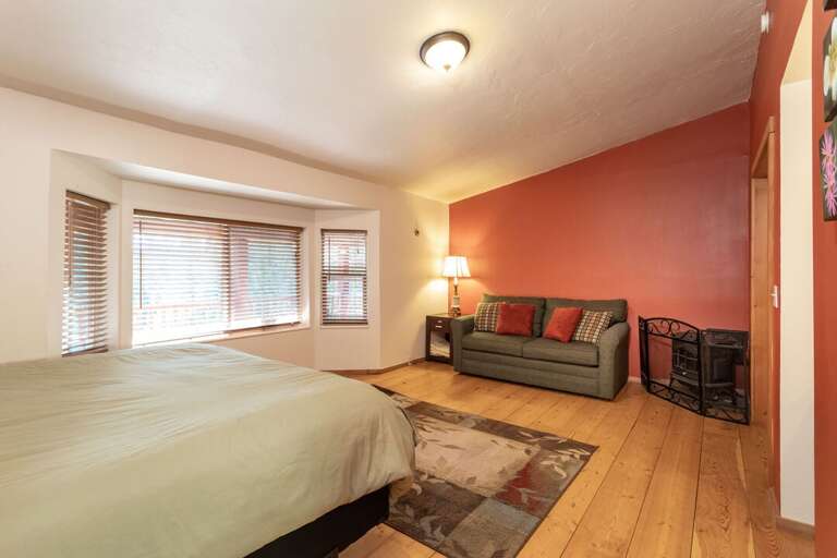 Wake up to gorgeous morning sun | King Bed | Main Level - The Great House Wake up to gorgeous morning sun | King Bed | Main Level - The Great House