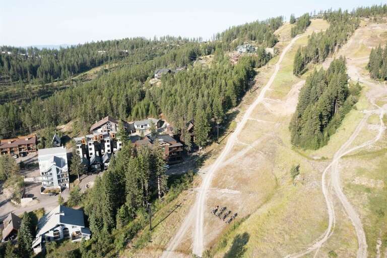 Tamarack Treehouse provides an incredible slope side mountain retreat | Exterior