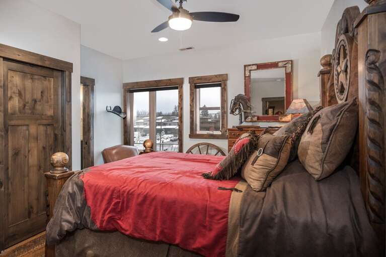 Primary Bedroom | Queen-sized Bed | Main Level