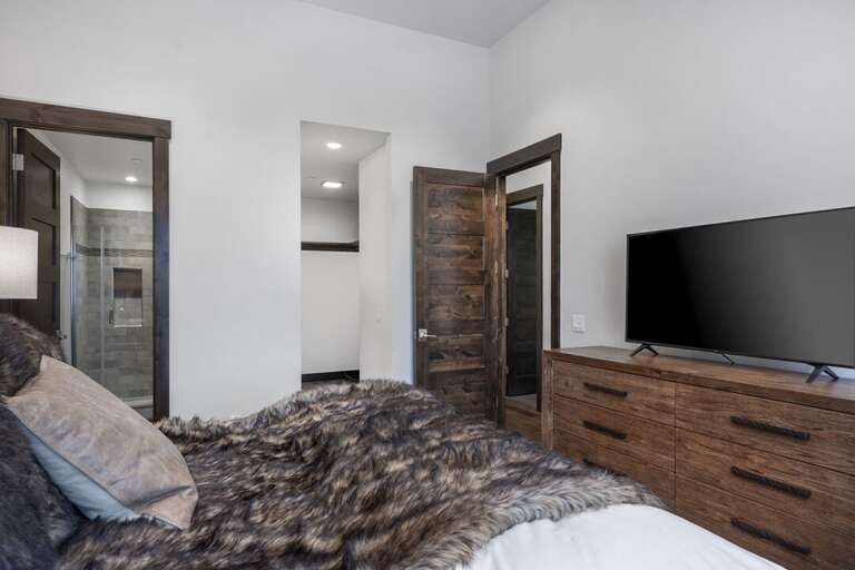 Primary Bedroom With En-suite Bathroom | Main Level