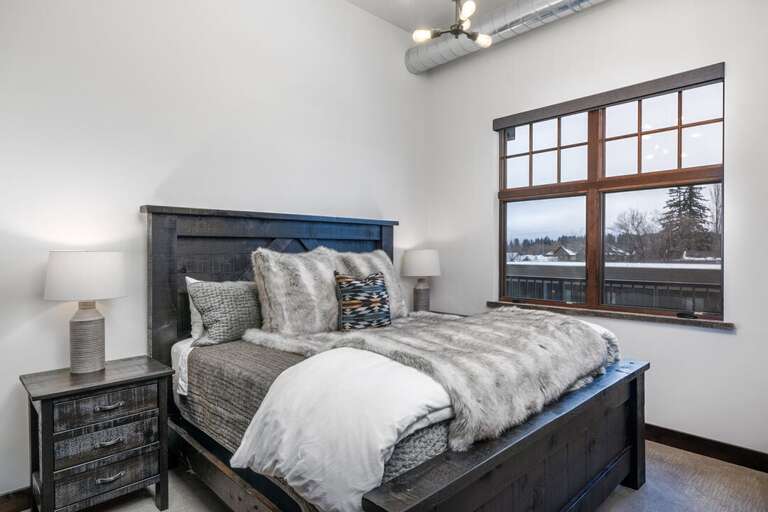 Queen-Sized Bed | Main Level