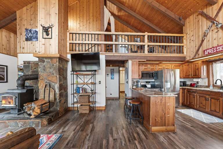 Open floor plan for entertaining | Main Level