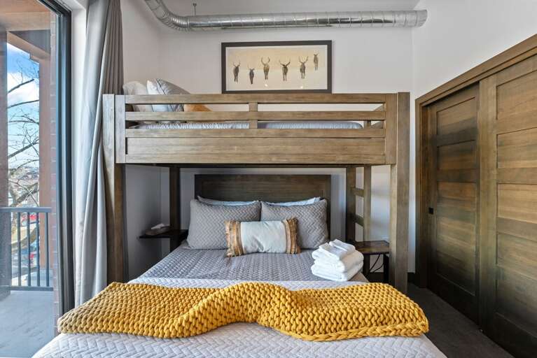 Get comfy in bed | Main Level