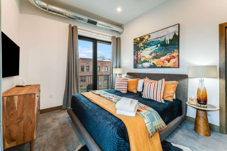 King-size Bed | Main Level