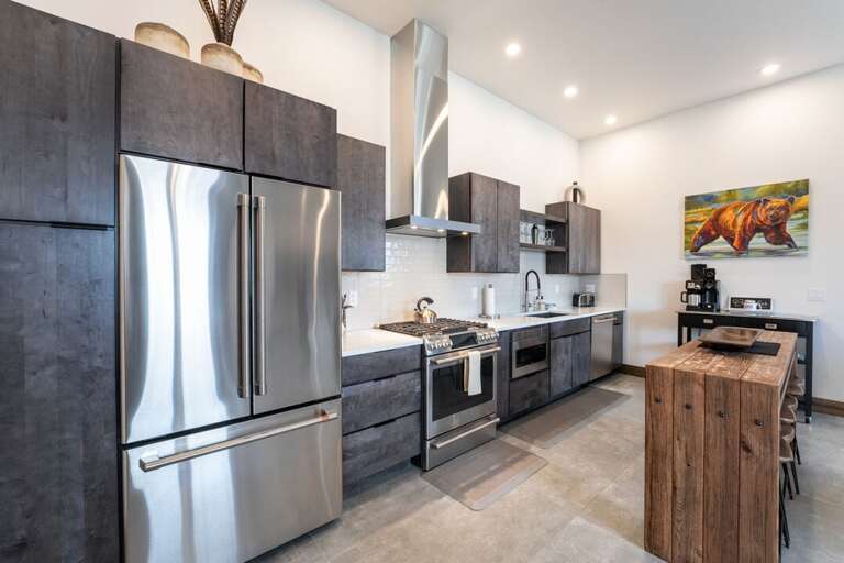 Stainless Steel Appliances | Main Level