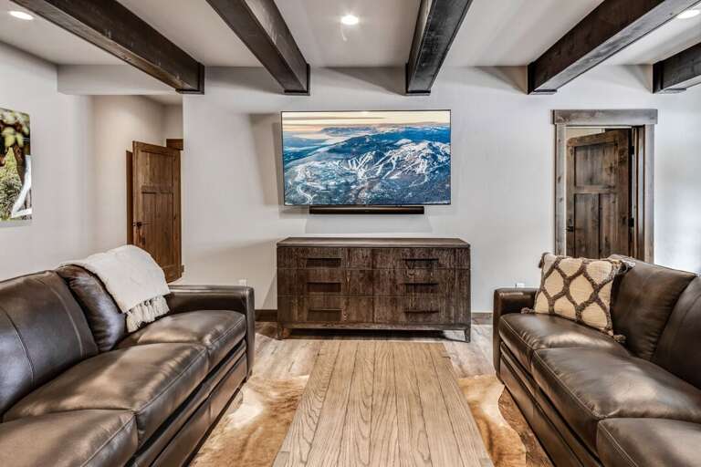 The coolest bunk room around!  75" cable Smart TV, Sonos, 2 bathrooms and 6 king beds (3 sets of king over king bunk beds) | Middle Level