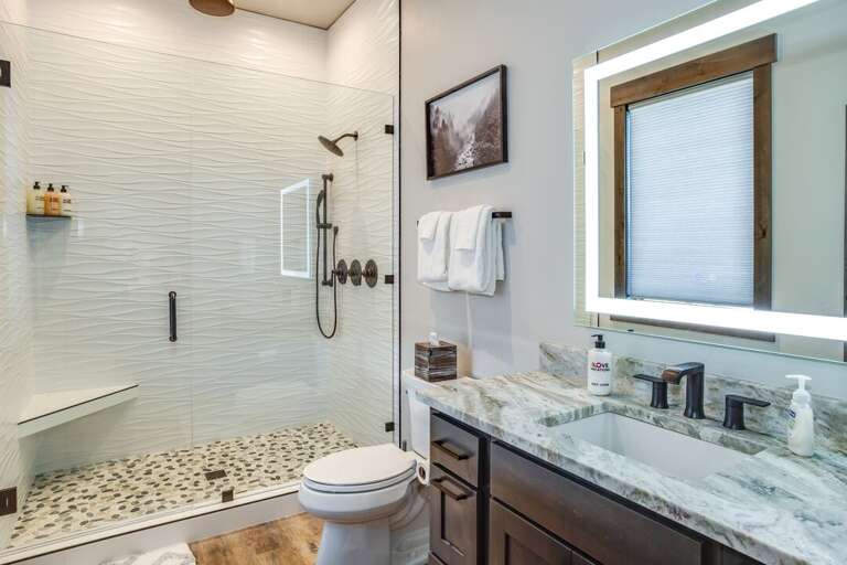 Fourth bathroom in-suite to the 4th bedroom suite with king bed | Upper Level