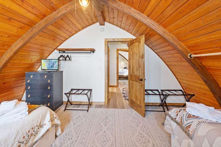 Bedroom 2 | Upper Level