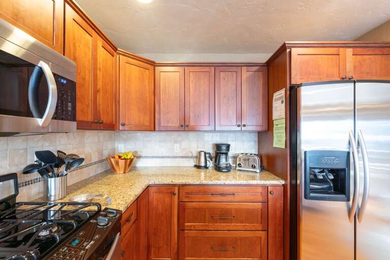Fully Equipped Kitchen with Stainless Steel Appliances | Main Level