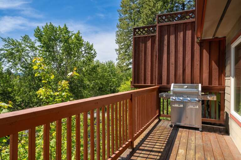 Grill Outside | Exterior