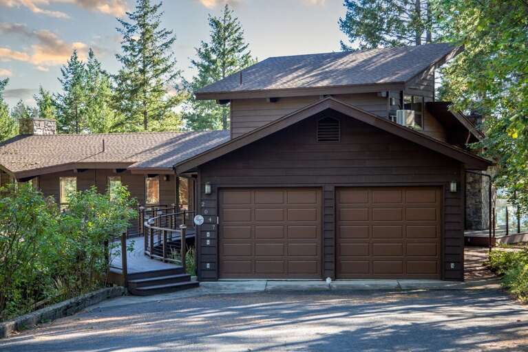 Front Entrance | Exterior