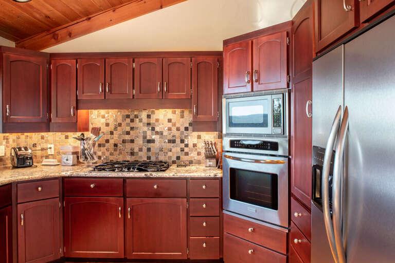 Fully equipped kitchen | Main Level