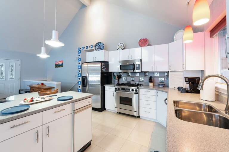 Spacious kitchen | Main Level Spacious kitchen | Main Level