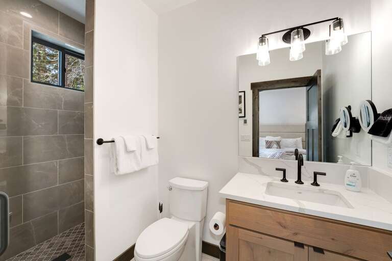 Bedroom Three (Middle Level)- En Suite Bathroom with Shower | Middle Level