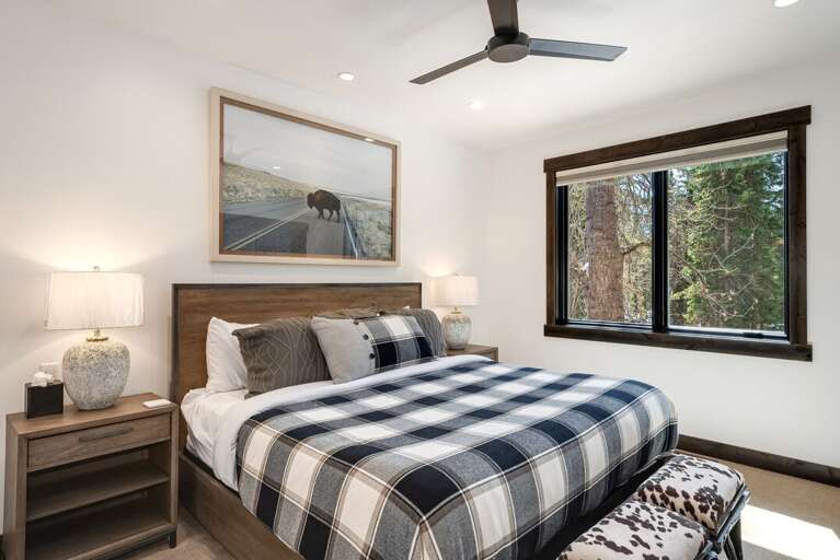 Bedroom Four (Middle Level)- King Bed and En Suite Bathroom | Middle Level