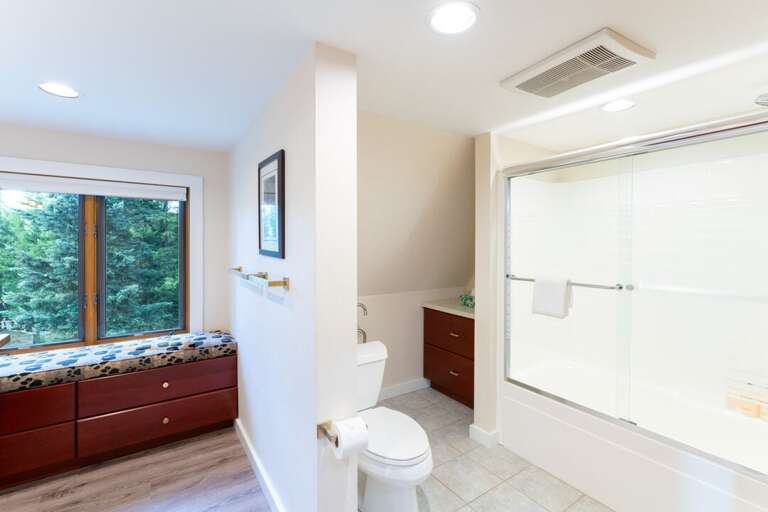 Bedroom 1 Private Bath with a Tub/Shower Combo | Upper Level Bedroom 1 Private Bath with a Tub/Shower Combo | Upper Level