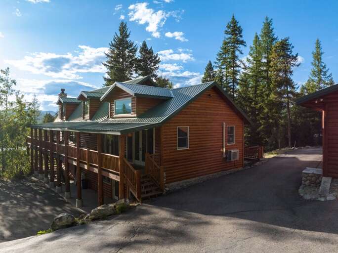 Exterior | View of Driveway Exterior | View of Driveway