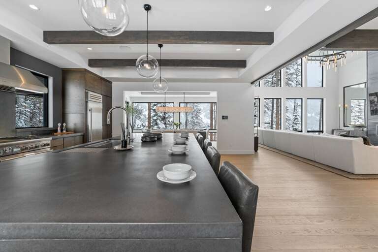 Enjoy your meals at the kitchen counter | Main Level Enjoy your meals at the kitchen counter | Main Level