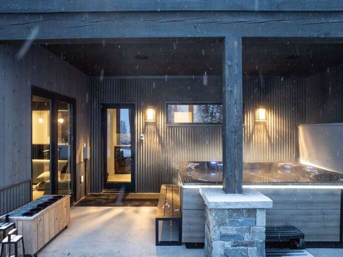 Stay warm in the winter weather | Lower Level Stay warm in the winter weather | Lower Level